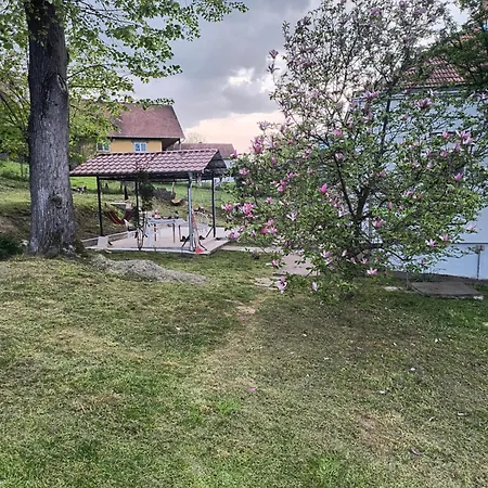 - Kuca Za Odmor Slatina Casa de Férias *