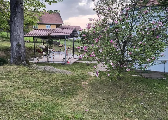 - Kuca Za Odmor Slatina Case de vacanță *